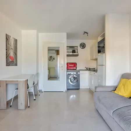 Lovely 1br Flat With Terrace And Parking 15 Mn To The 아파트 *